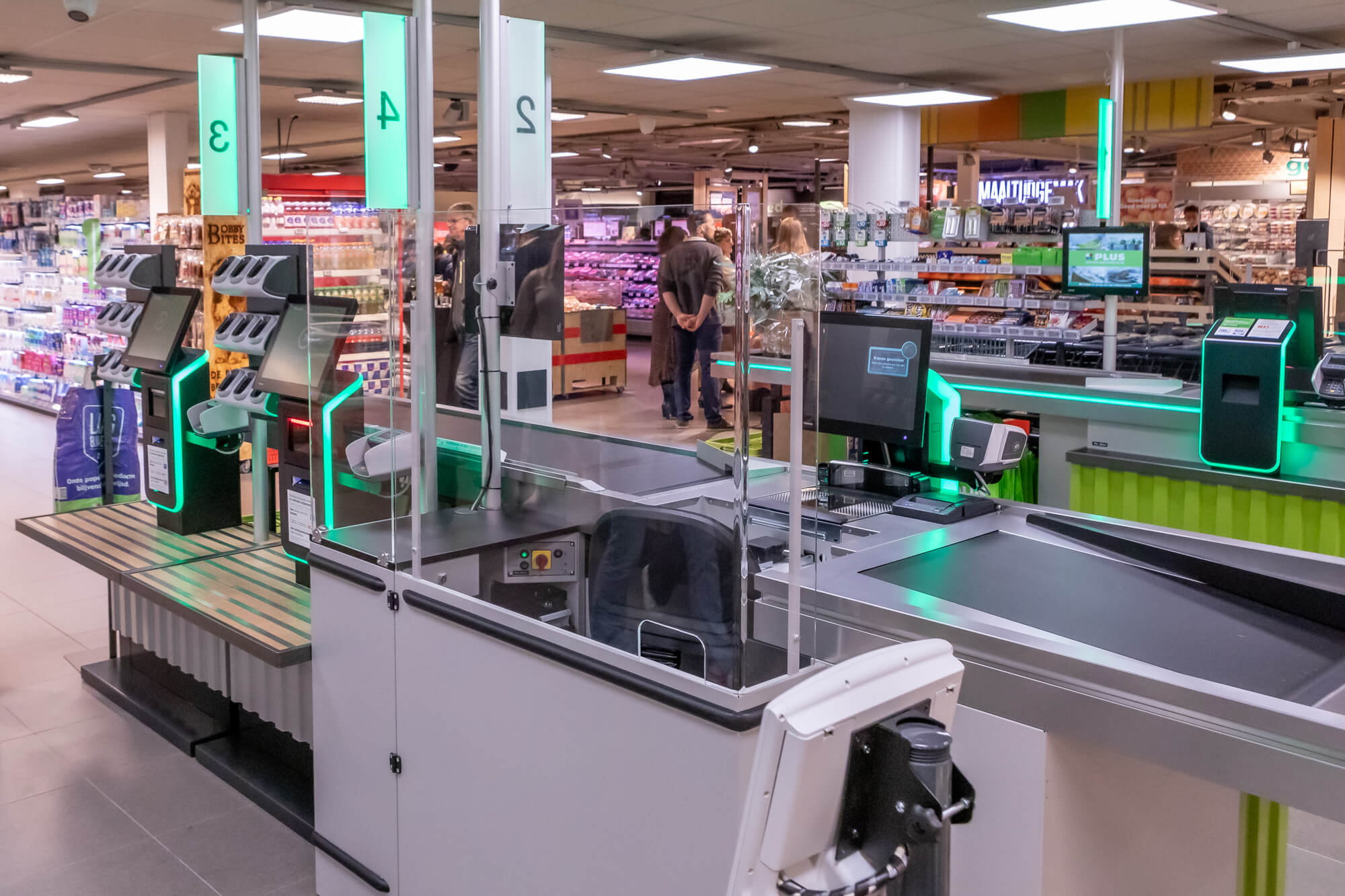 SLIM Checkouts beim PLUS Supermarkt